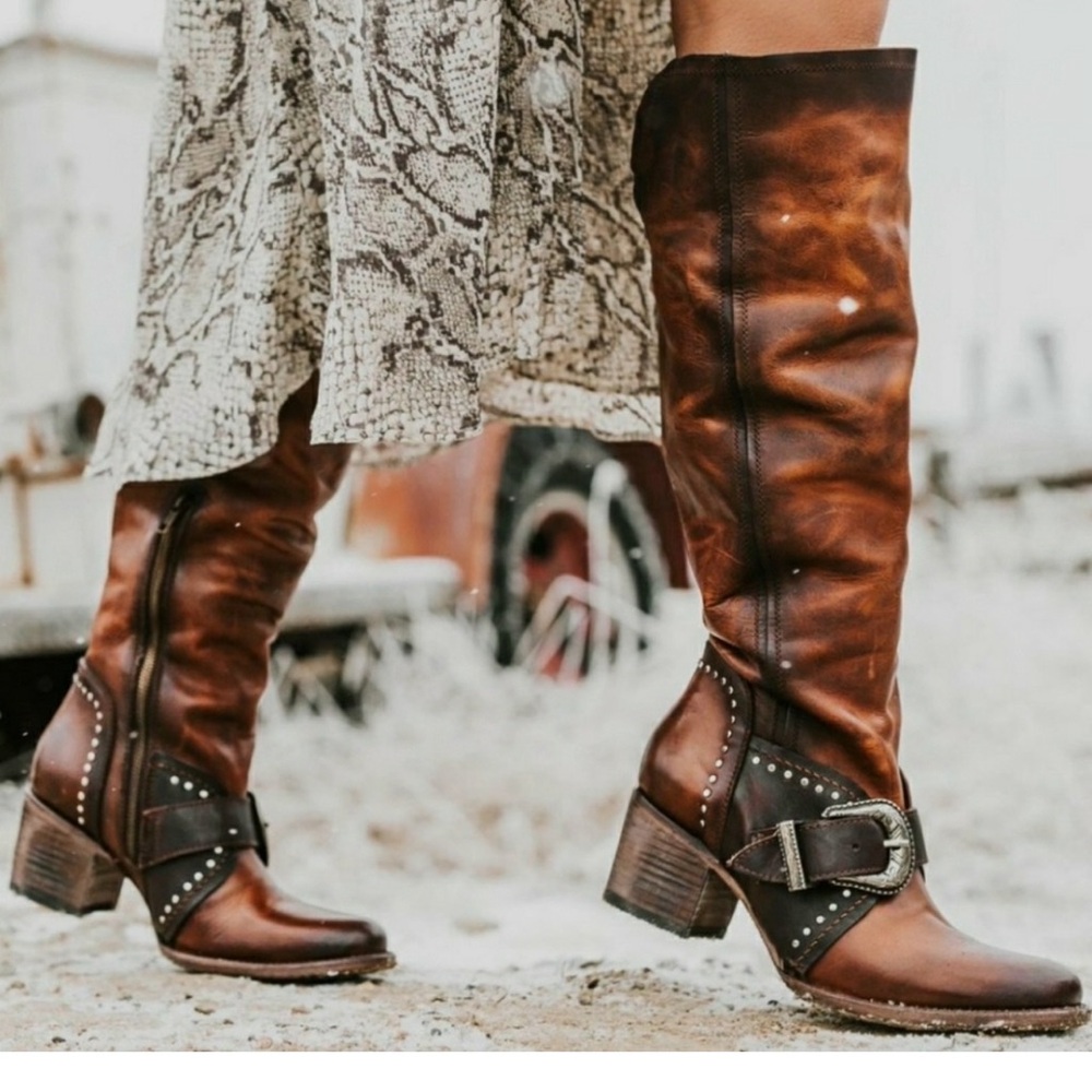 BN FREEBIRD Sabina  Brown Boot Tall Buckle and Zipper SIZE 9